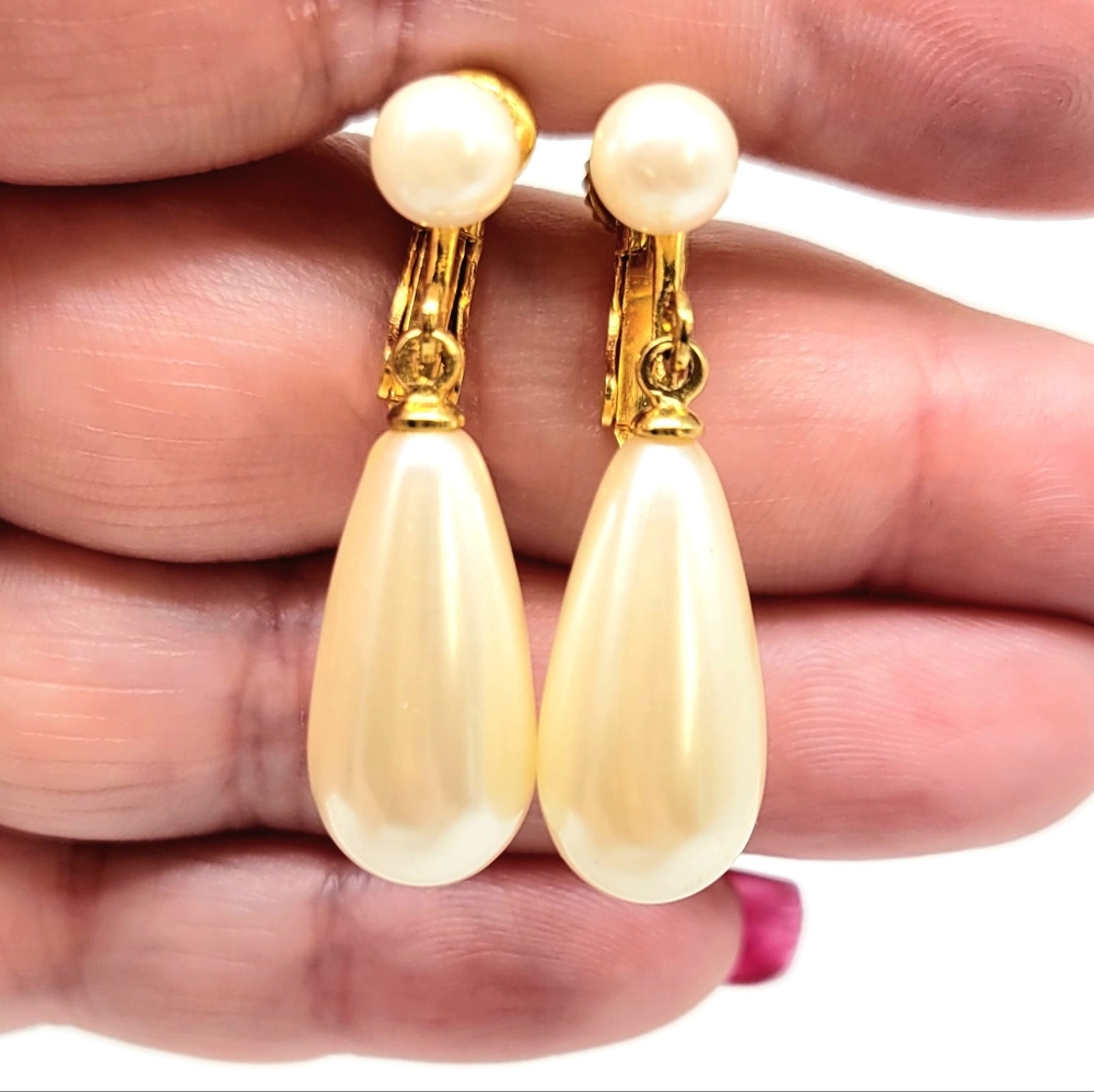 Vintage Ivory Faux Pearl Teardrop Earrings in Gold Tone with Screw Backs